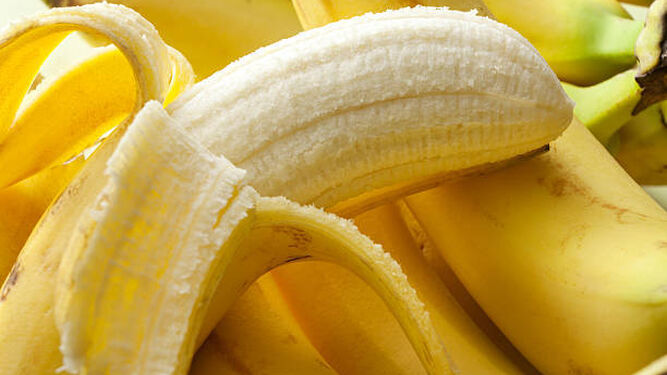 Este sencillo snack dulce de plátano te salvará de cualquier antojo