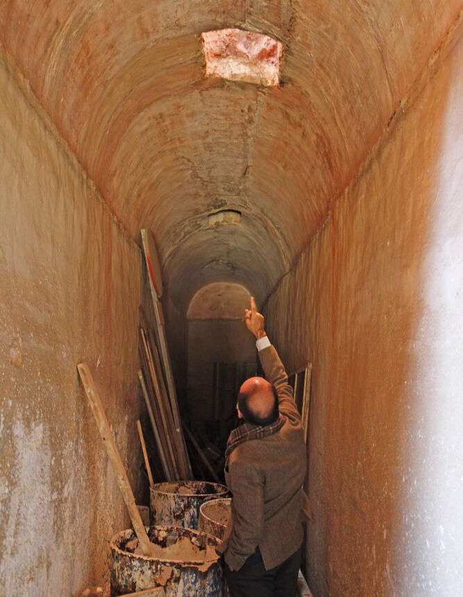 La apertura de un hueco en la bóveda del túnel marca la separación entre la Casa de Pilatos y el monasterio de San Leandro